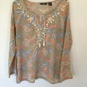 NWOT Eddie Bauer top Floral Embroidered Boho Tunic 100% cotton L cottage core